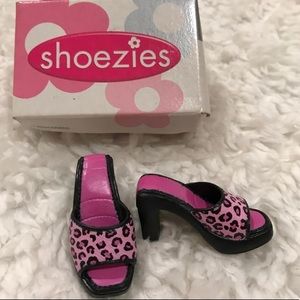 Doll shoes accessories
